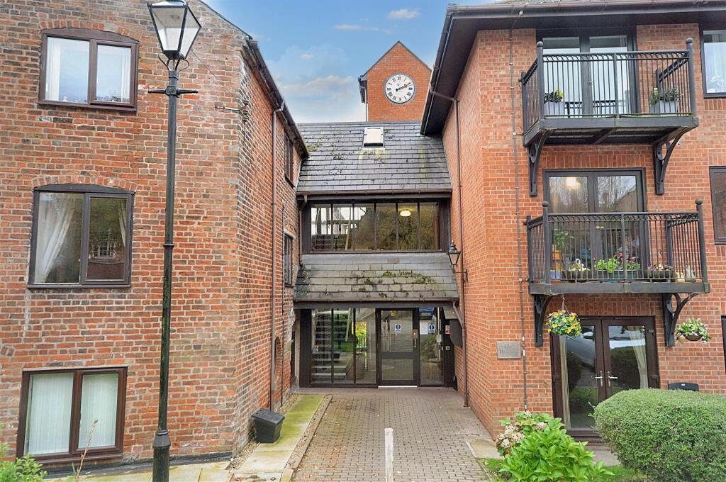 Main image of property: The Moorings, Stone