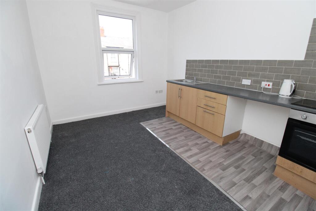 Main image of property: Flat 3, 6 Cheltenham Road, Blackpool