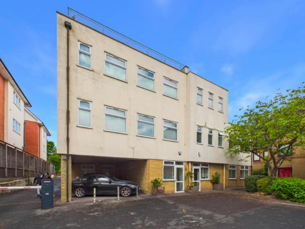 Main image of property: Unit 5, 30-32 Friern Park, North Finchley, N12 9DA