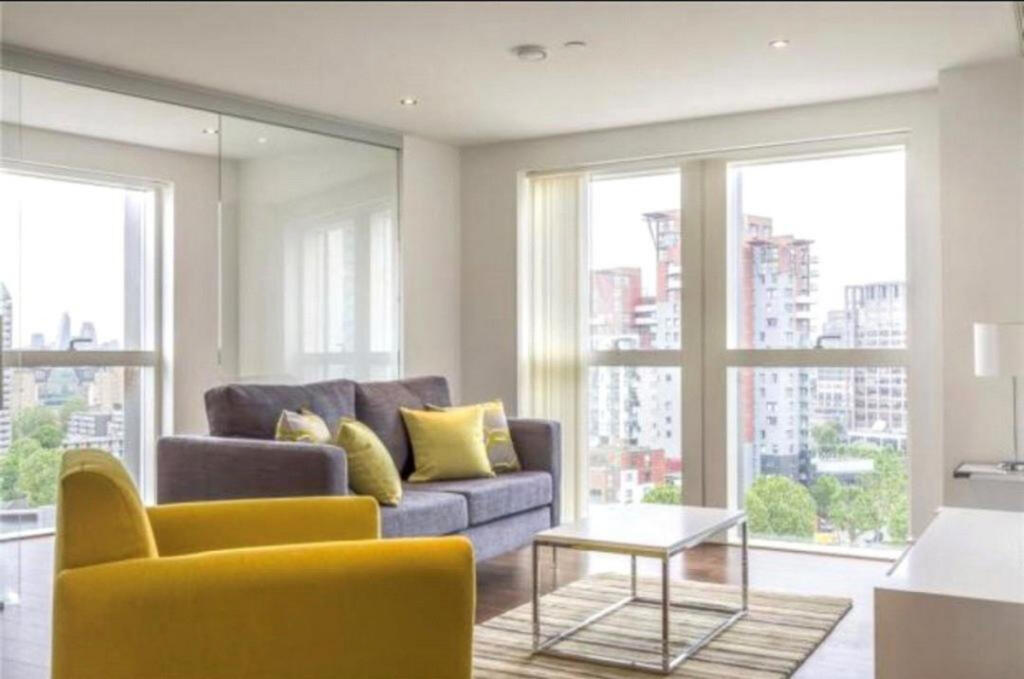 Main image of property: Talisman Tower, Canary Wharf, E14