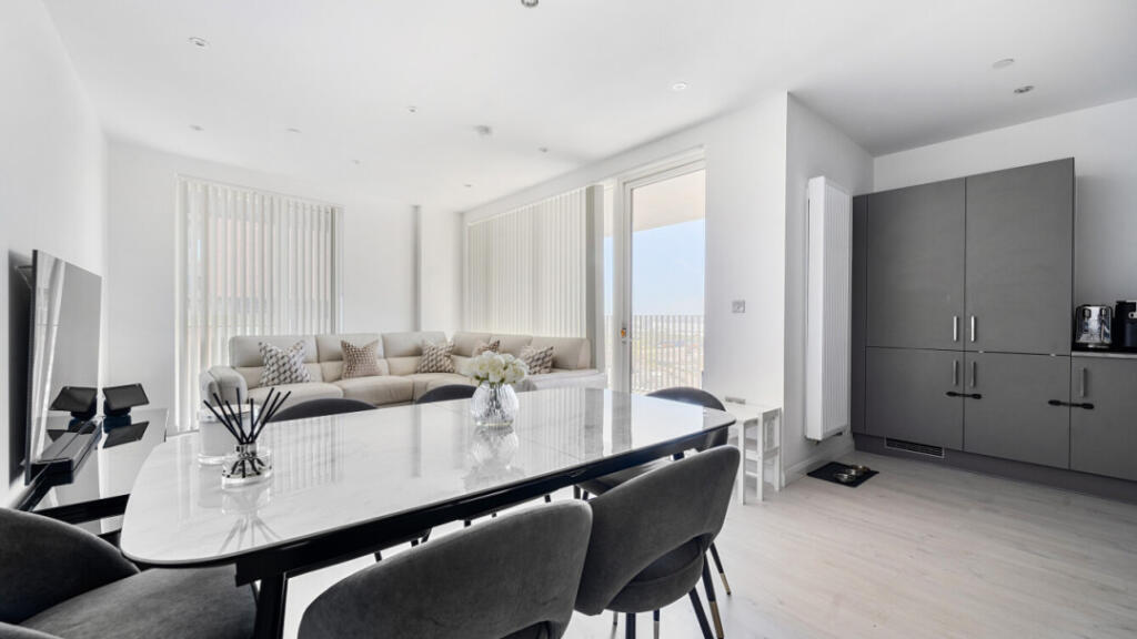 Main image of property: 1 Kings Hill, Barking, IG11 0SZ