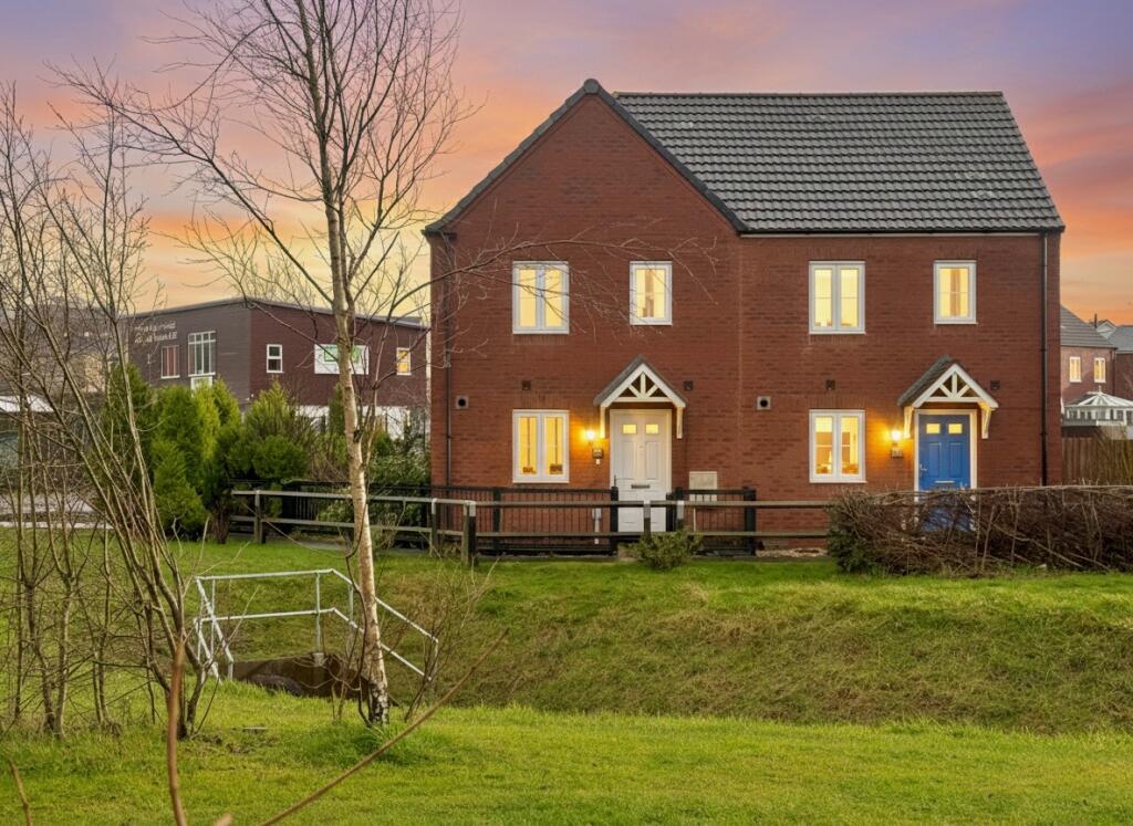 Main image of property: Stryd Bennett, Llanelli, Carmarthenshire, SA15 4DQ