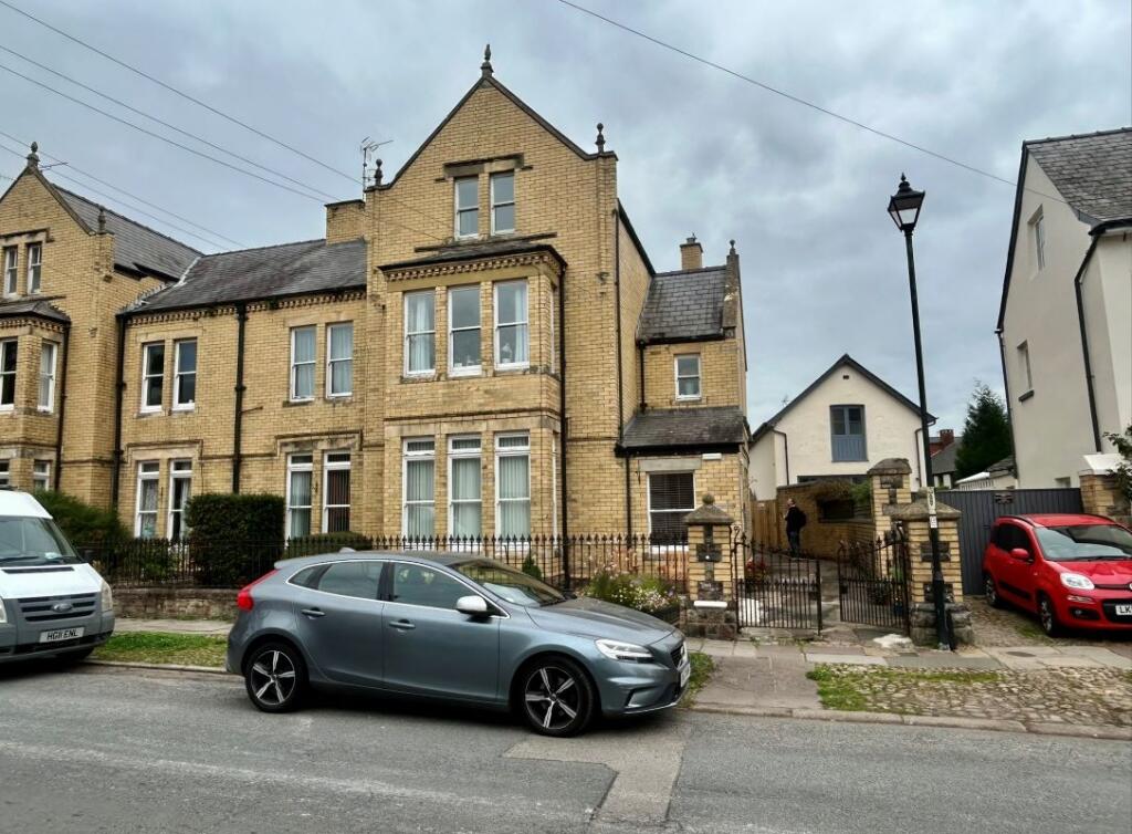 Main image of property: Ty Melin, 27 New Market Street, Usk, NP15 1AU