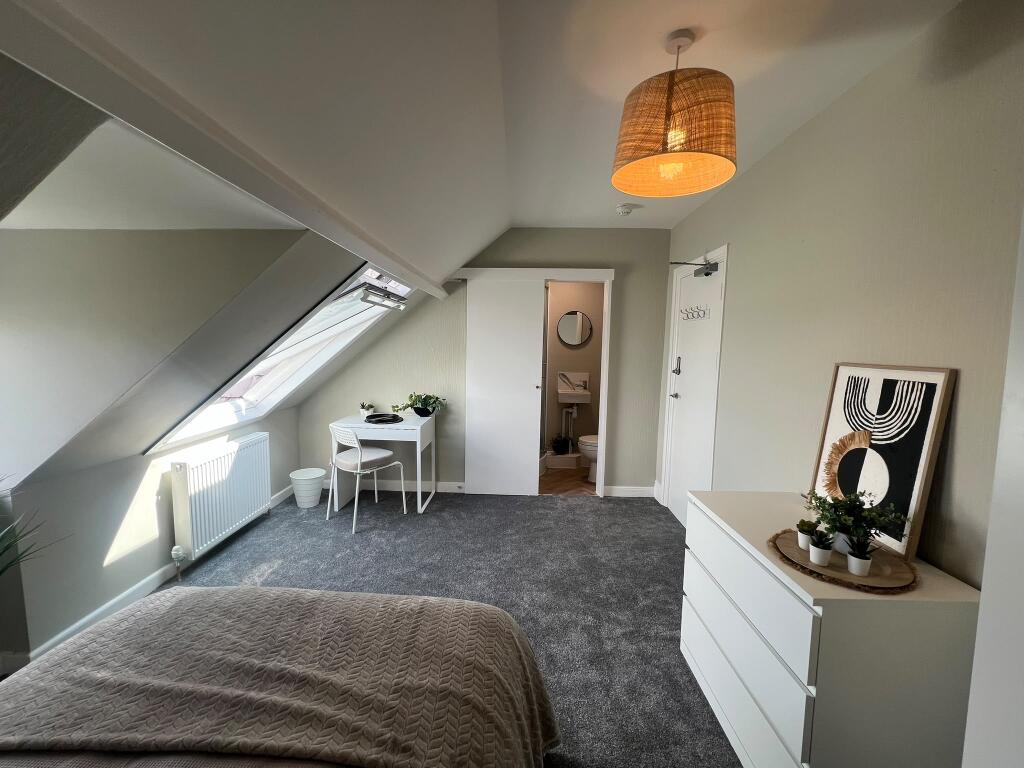 Main image of property: Newton Abbot - Bills Included!