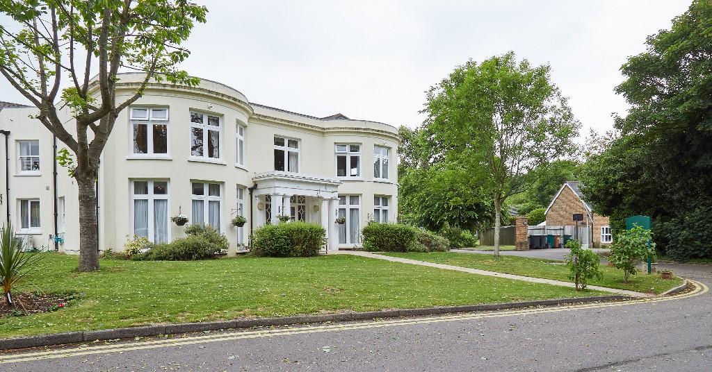 Main image of property: Flat 10,The Chorleywood Beaumont, Chorleywood Lodge Lane, Chorleywood, Rickmansworth, WD3 5BY