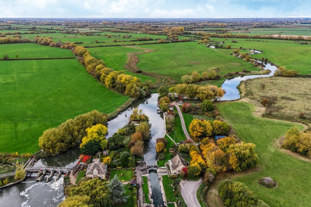 Main image of property: Rushey Lock, Buckland Marsh, Faringdon, Oxfordshire, SN7