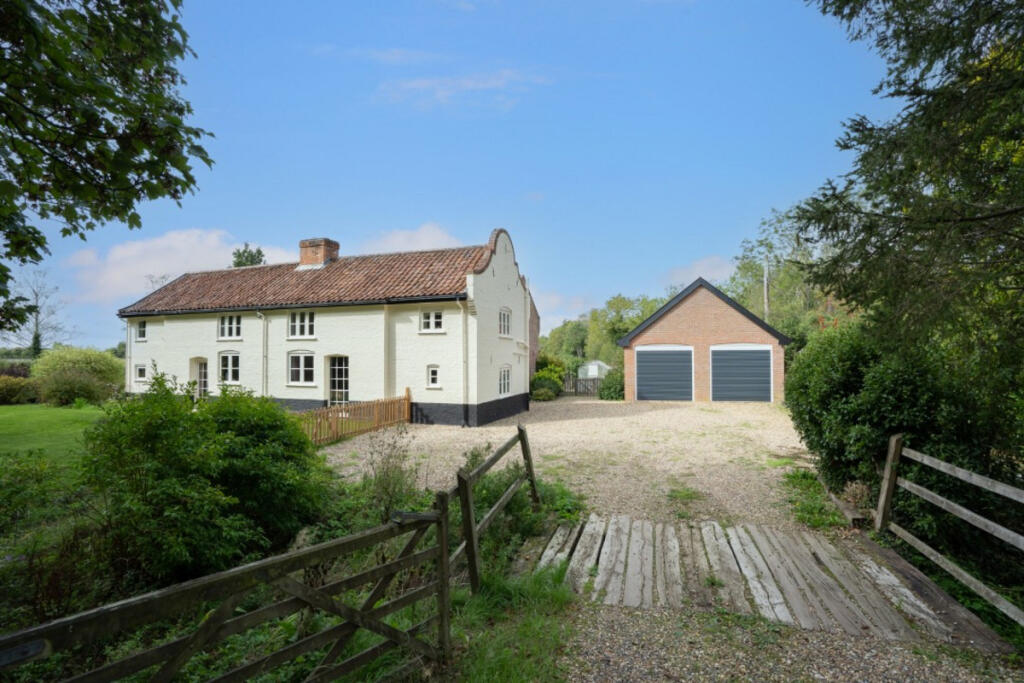 Main image of property: The Green, Norwich, NR15 1