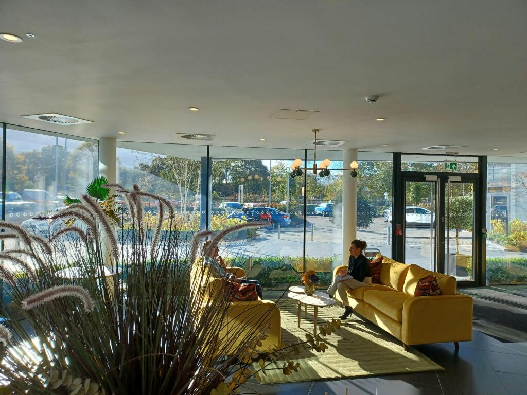 100 Berkshire Place Winnersh offices 2 to 200 people 6.jpg