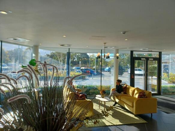 100 Berkshire Place Winnersh offices 2 to 200 people 6.jpg
