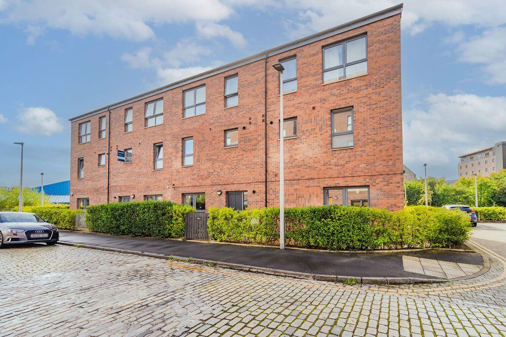 Main image of property: 1B West Bowling Green Street, Edinburgh, EH6 5PQ