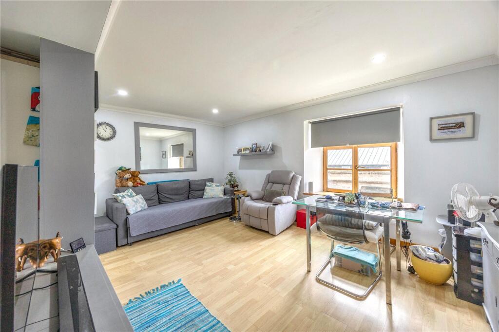 Main image of property: Commercial Street, Edinburgh, Midlothian, EH6