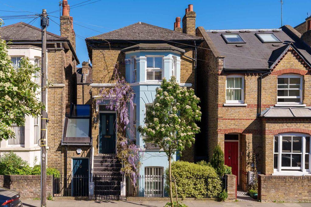 Main image of property: Starfield Road W12
