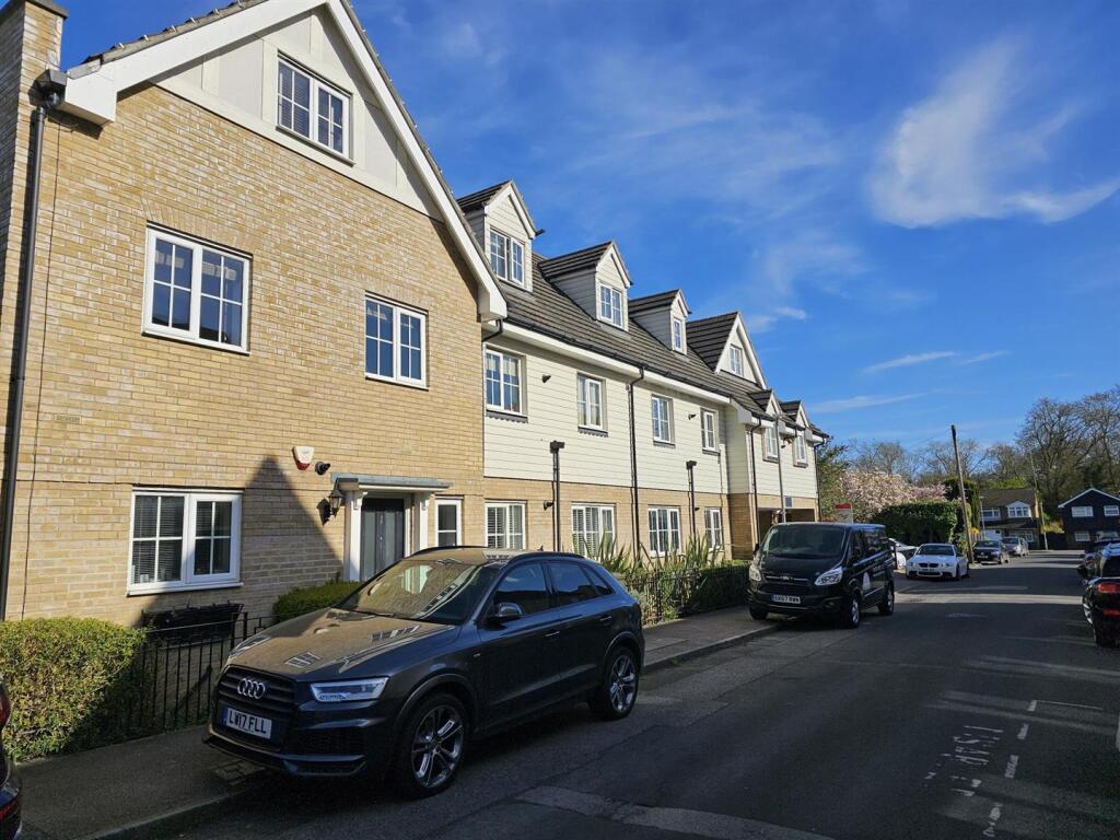 Main image of property: Sunnymeade, Chigwell, Essex