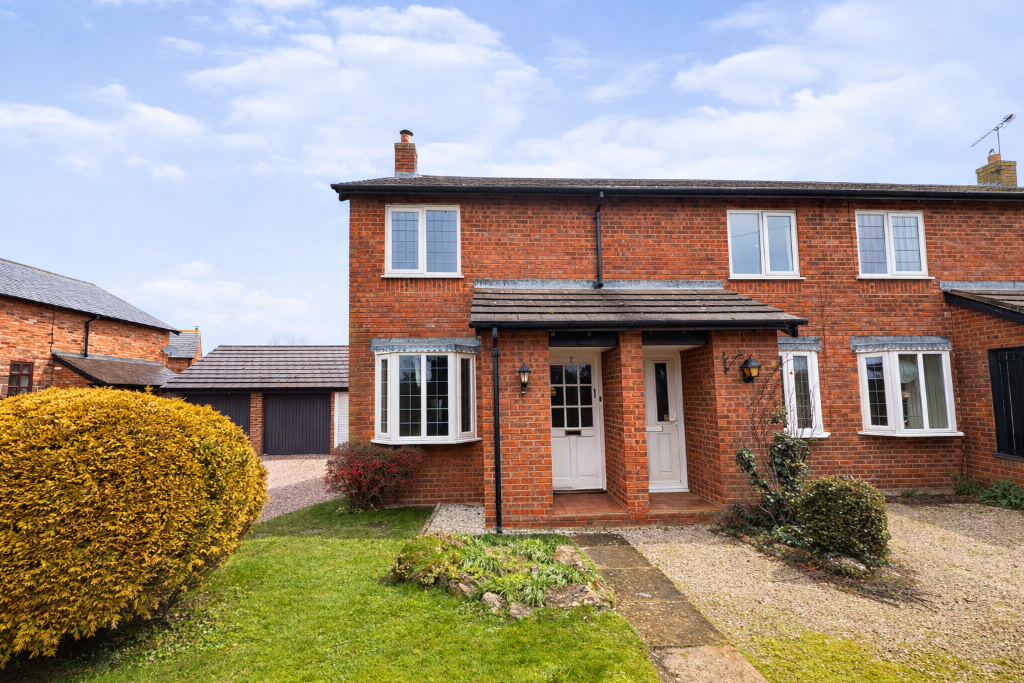 Main image of property: Barnston Court, Farndon, CH3 6PQ
