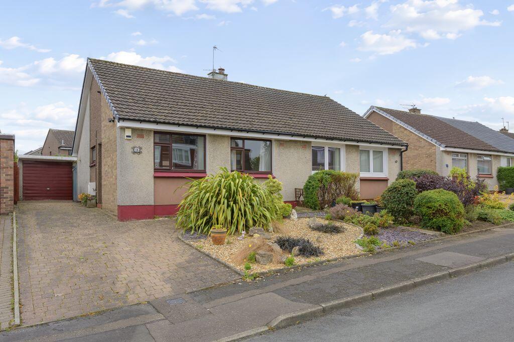 Main image of property: 16 Heather Grove, Dunfermline, KY11 8DB