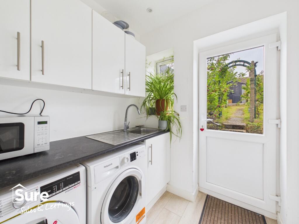 Main image of property: Double Room With Own En Suite at Horselers, Hemel Hempstead, Hertfordshire, HP3 9UH