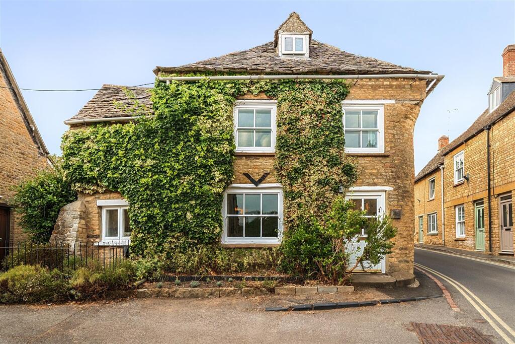 Main image of property: Park Street, Charlbury, Chipping Norton