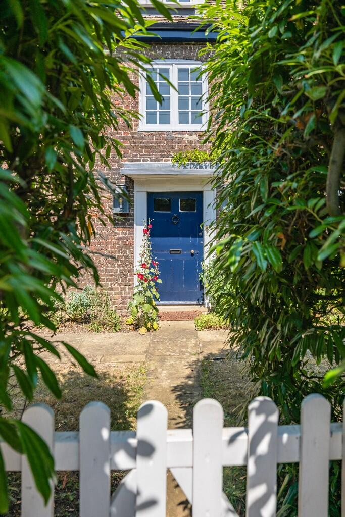 Main image of property: Maris Lane, Cambridge, Cambridgeshire, CB2