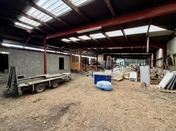 BARN INTERNAL