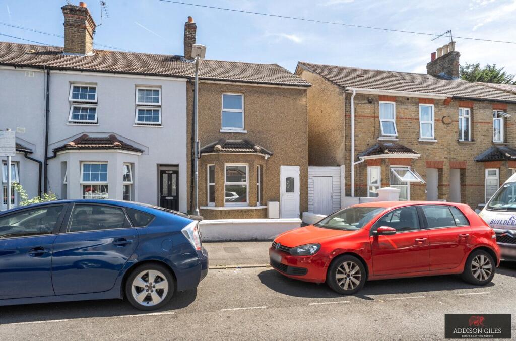 Main image of property: The Crescent, Slough, Berkshire, SL1