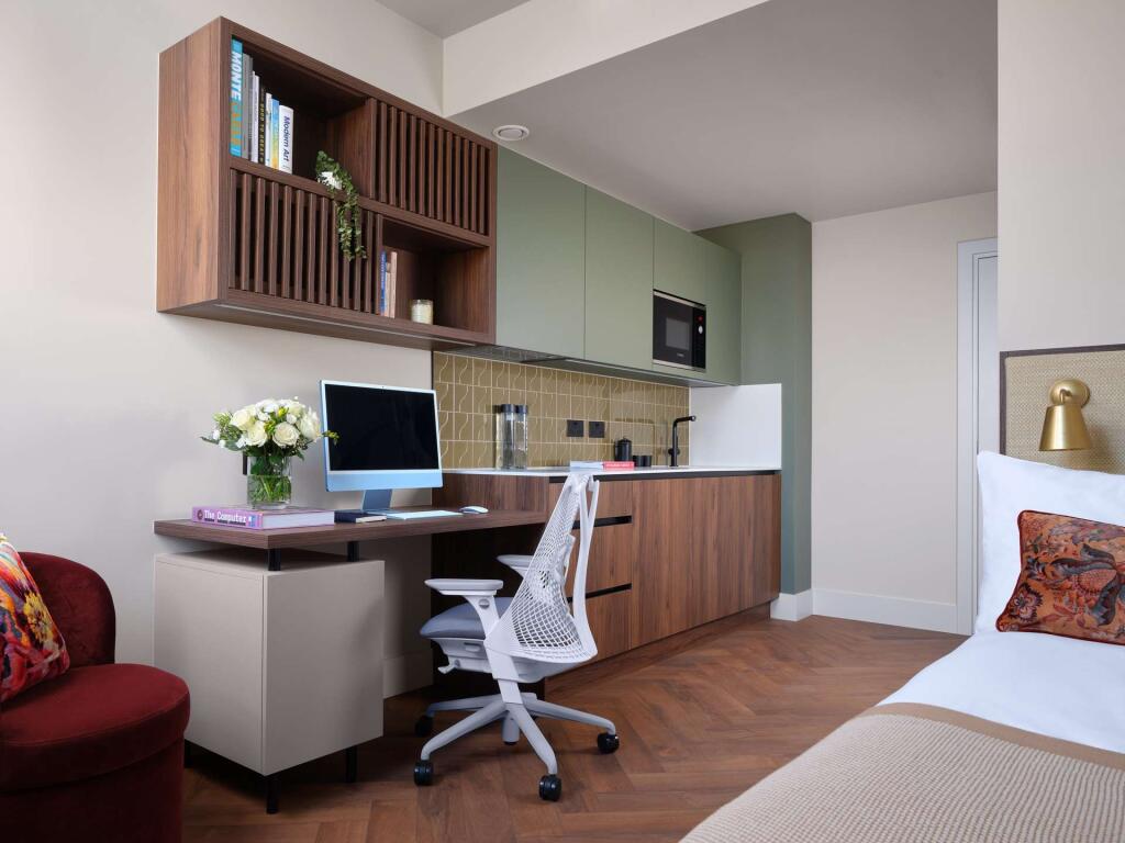 Main image of property: England SW7 2ED London, GBR