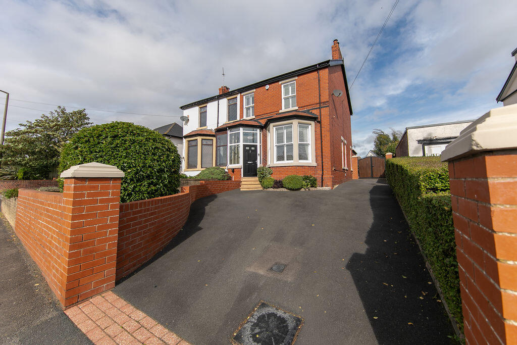 Main image of property: No. 20, Longhouse Lane, Poulton-le-Fylde, Lancs FY6 8DF