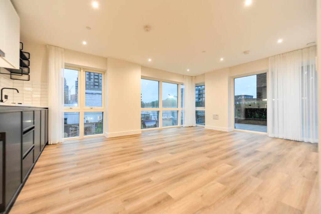 Main image of property: 17 Townsend Road, London, SE3