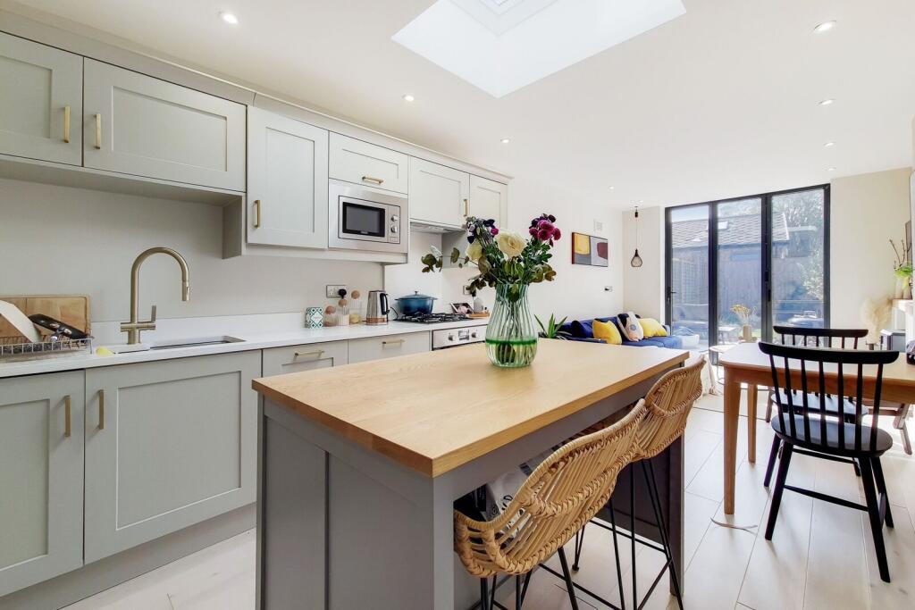 Main image of property: Kirkwood Road, Peckham, London, SE15
