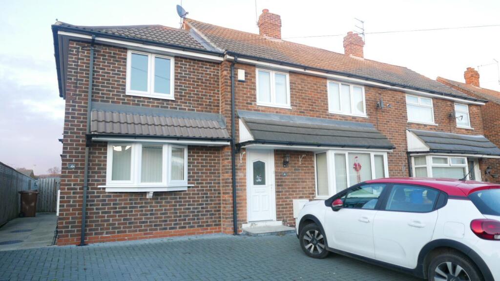Main image of property: 4a Springfield Avenue, Brough, HU15 1BU
