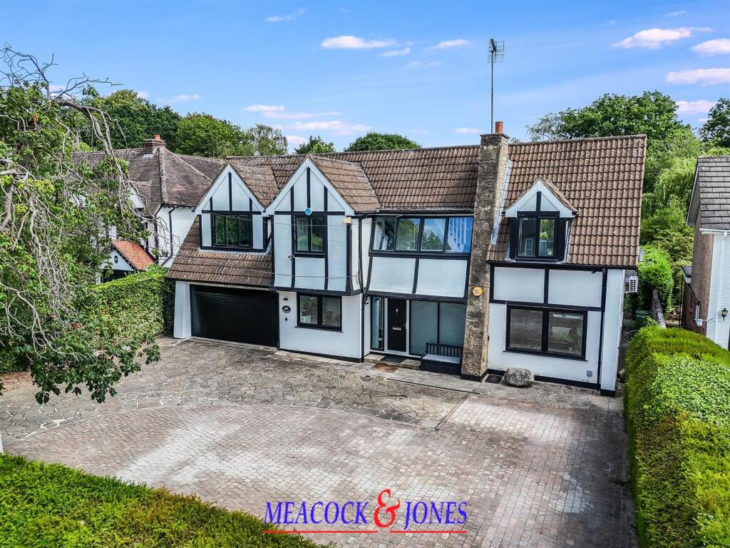 Main image of property: Heronway, Hutton Mount, Brentwood