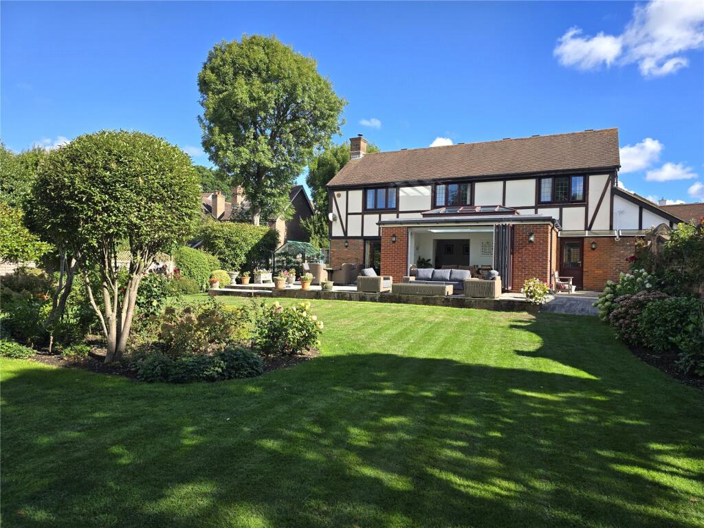 Main image of property: Farnleys Mead, Lymington, Hamsphire, SO41