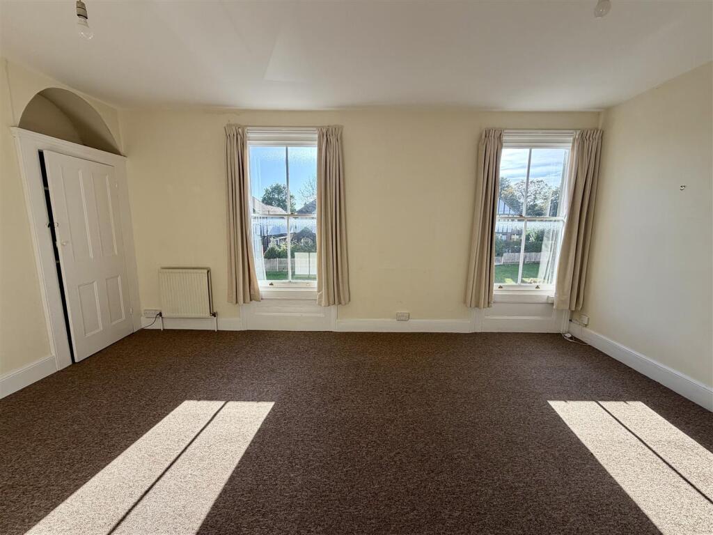 Main image of property: 66a Whitstable Road, Canterbury, Kent CT2 8EB