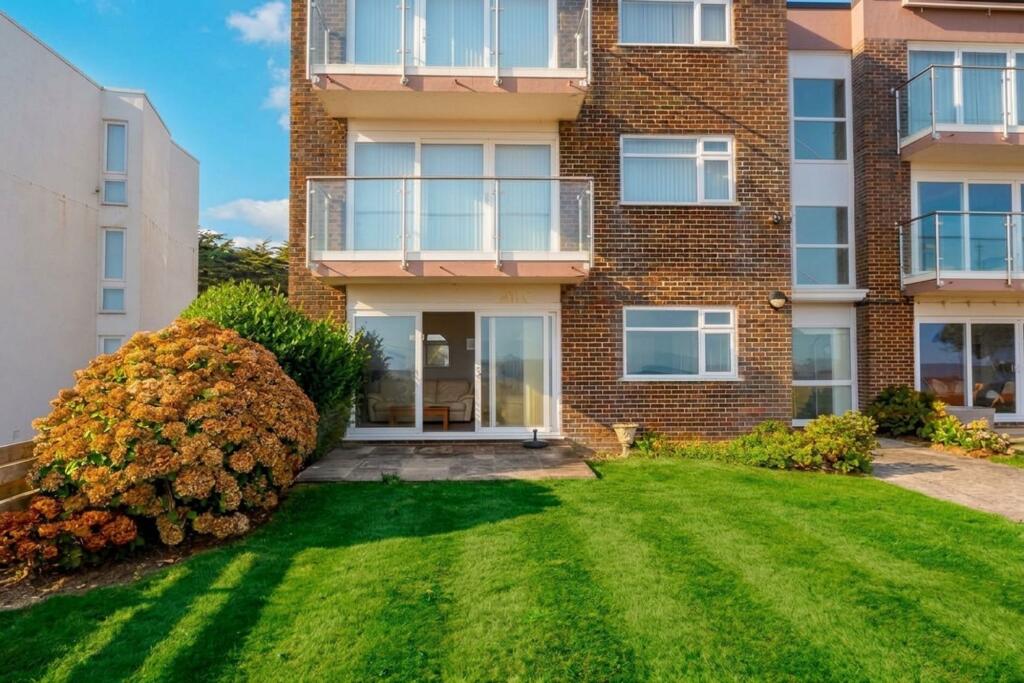 Main image of property: Rookcliff Way, Milford On Sea, SO41