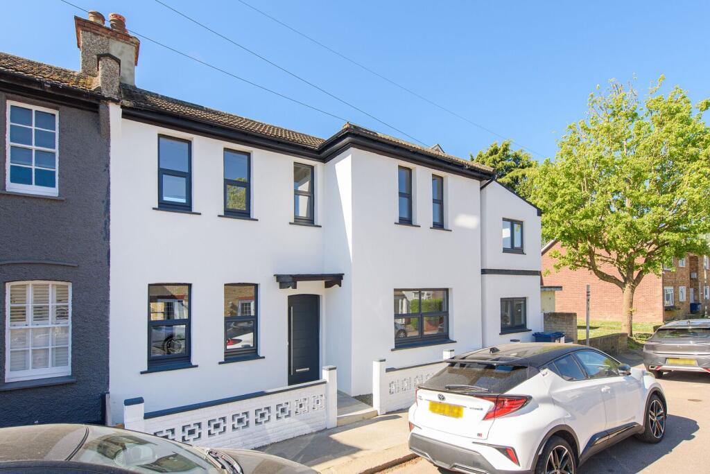 Main image of property: Green Road, Whetstone, London, N20