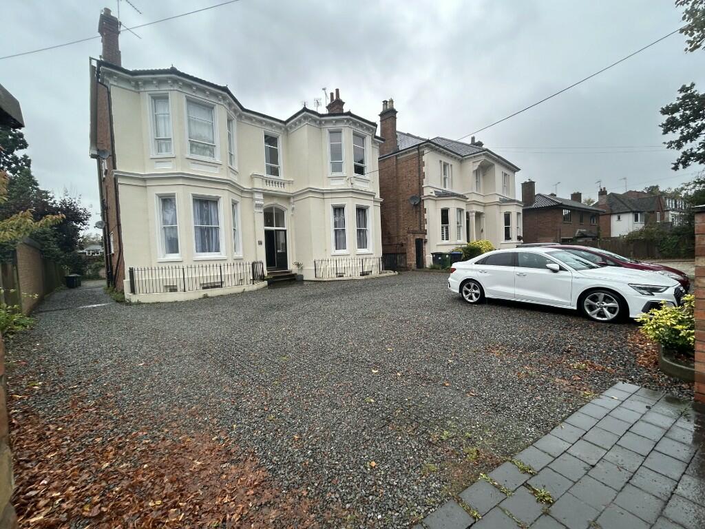 Main image of property: Lillington Road, Leamington Spa, CV32 5YS