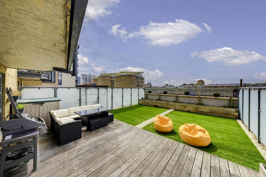 Main image of property: Commercial Road, London, E14