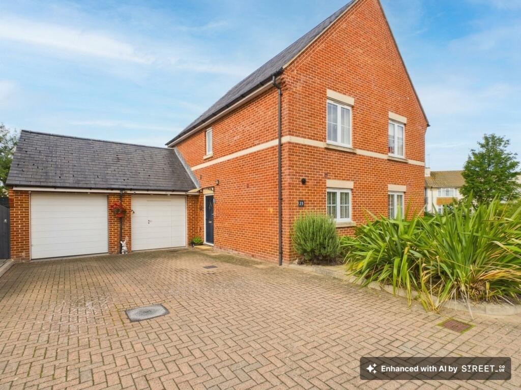 Main image of property: Royal Gardens, Tadley, RG26