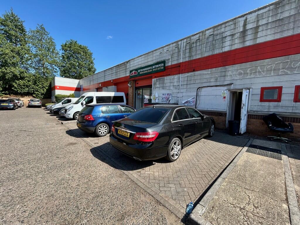 Main image of property: Unit D1, Raceview business Centre, Hambridge Road, Newbury, West Berkshire, RG14 5SA