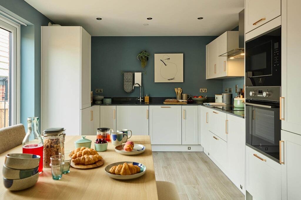 Main image of property: Minsmere Road,


Keynsham
BS31 1PT