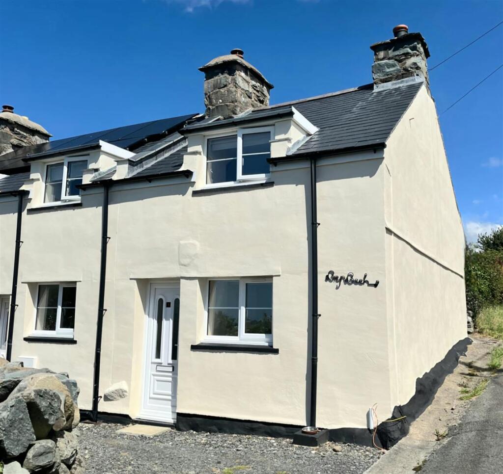 Main image of property: 1 Bryn Bach, Dyffryn Ardudwy