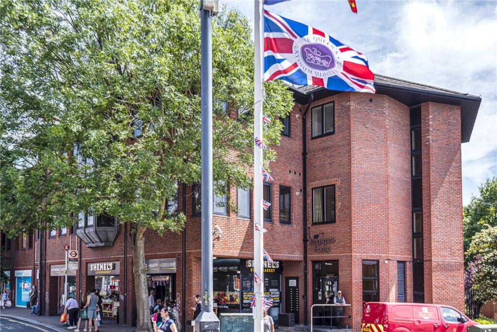 Main image of property: The Broadway, Stanmore