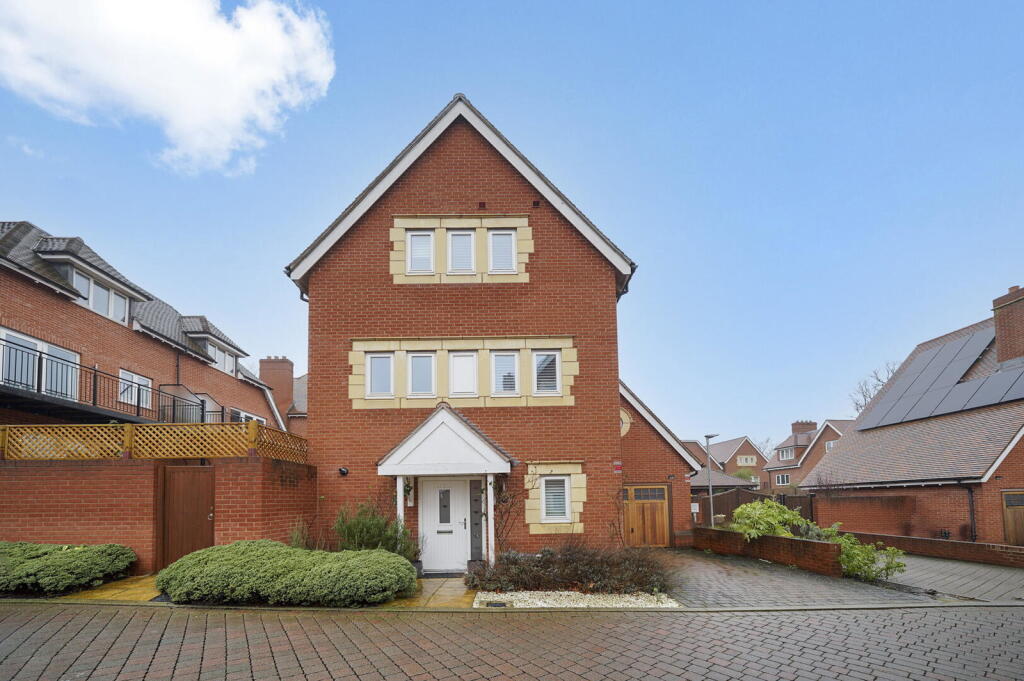 Main image of property: Cuneo Mews, Millbrook Park, NW7 1JQ