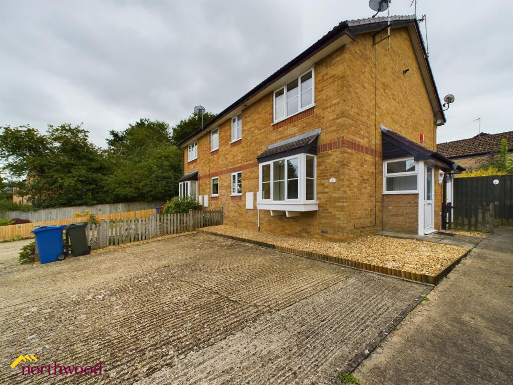 Main image of property: Rosedale Avenue, Banbury, OX16