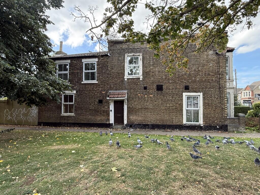 Main image of property: 8 Oundle Road, Peterborough, Cambridgeshire PE2 9PA