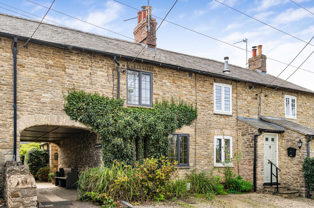 Main image of property: College Square, Upper Heyford, OX25