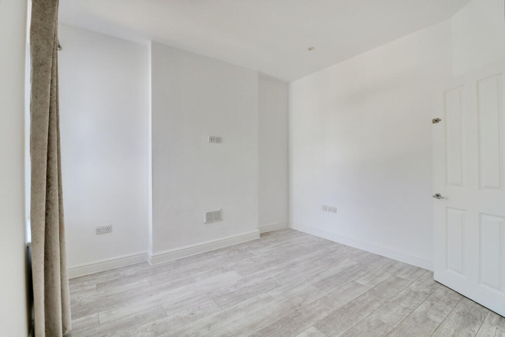 Main image of property: London Road, Westcliff-on-sea, SS0