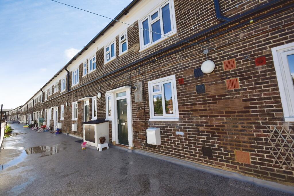Main image of property: The Broadway, Loughton