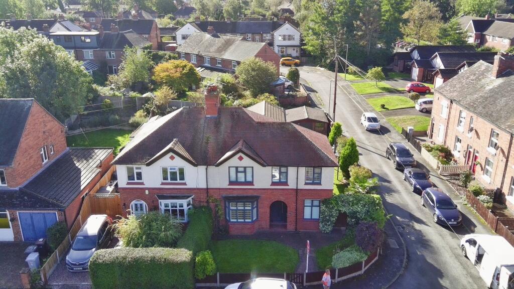 Main image of property: 2 Hillfield Gardens, Nantwich, Cheshire CW5 7BU