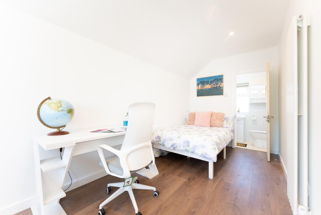 Main image of property: Kendal Way, Cambridge, Cambridgeshire, CB4