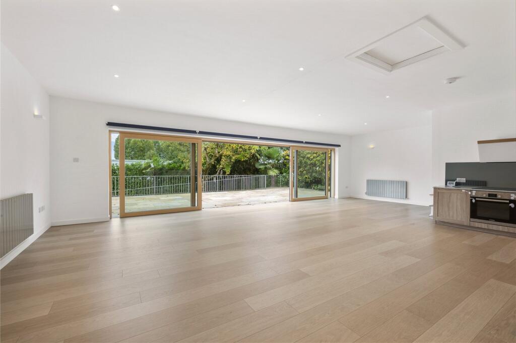 Main image of property: Fitzgeorge Avenue, New Malden, Surrey, KT3